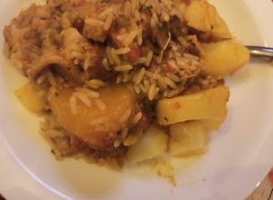 Una foto de Guiso de arroz y pata de cerdo