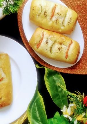 A picture of Chicken buns.