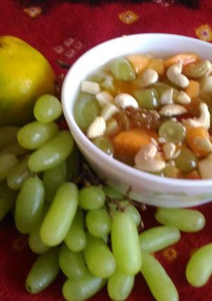 A picture of Mixed fruit chutney.