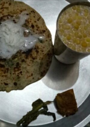 A picture of Bathua ka parantha.