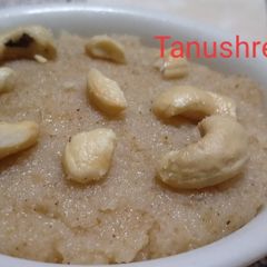A picture of Rava ka Halwa.