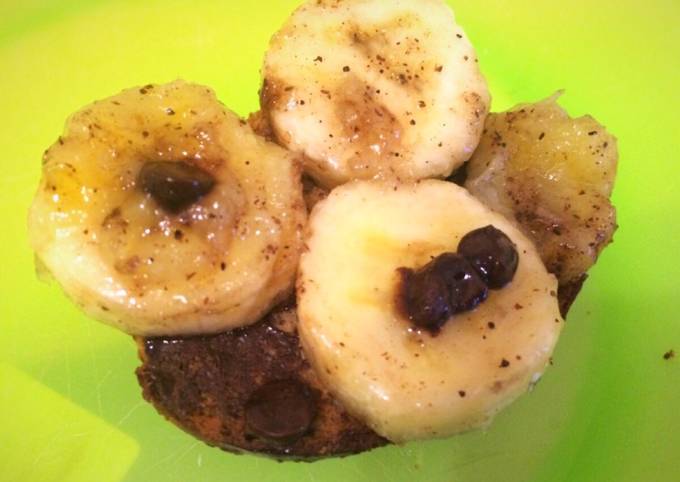 Sweet bananas with chocolate chips! Easy dessert or breakfast!