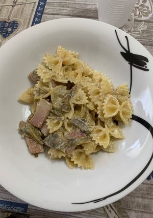 Foto di Farfalle carciofi e speck