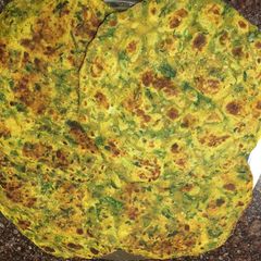 A picture of Palak paratha.