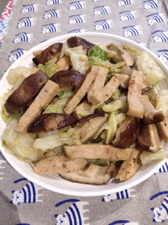 A picture of Sauteed Cabbage with Vietnamese Sausage.