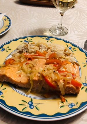 Una foto de Salmón en salsa de coco 🥥