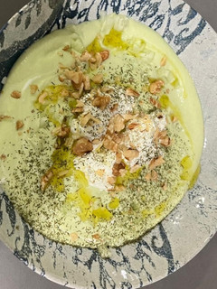 Una foto de Sopa tarator aguacate / sopa aguacate