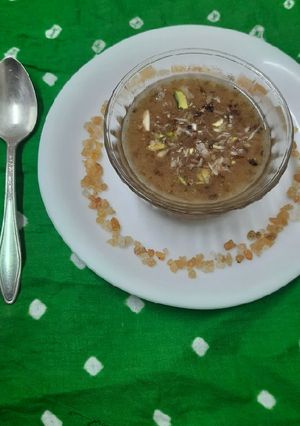 ગુંદ ની રાબ (Gund Raab Recipe In Gujarati) રેસીપી મુખ્ય ફોટો