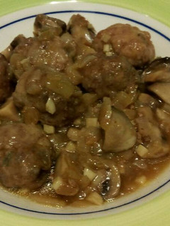 Una foto de Albóndigas con champiñones