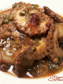 Una foto de Estofado de pulpo con patatas