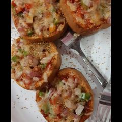 A picture of Cheese garlic bread.