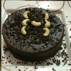 A picture of Chocolate wale biscuits ka cake.