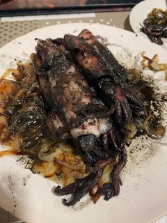 Una foto de Maganos encebollados