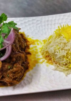 A picture of Murgh do pyaza.