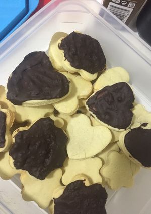 Una foto de Galletas de mantequilla con chocolate