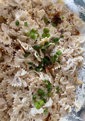 A picture of French onion pasta salad.