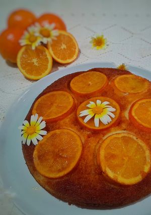 صورة لوصفة كيكة الكراميل والبرتقال المقلوبة 🍮🍊