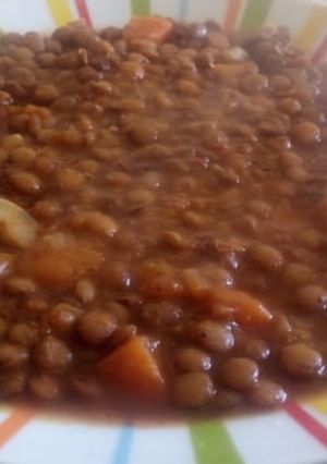 Una foto de Guiso de lentejas saludable