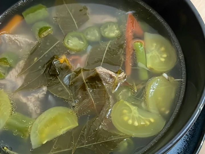 Langkah Gampang Membuat Resep Asem asem daging sapi - daun kedondong yang Menggugah Selera