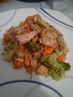 Una foto de Ensalada Quinua y maní