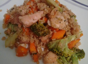 Una foto de Ensalada Quinua y maní