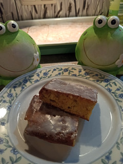 Apfel-Möhren-Nuss-Buttermilch-Kuchen Rezepthauptbild