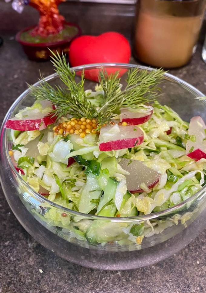 Весняний салат з молодої капусти та редиски🥗