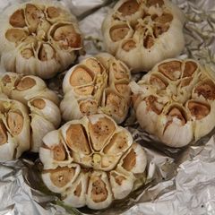 A picture of Roasted Garlic.