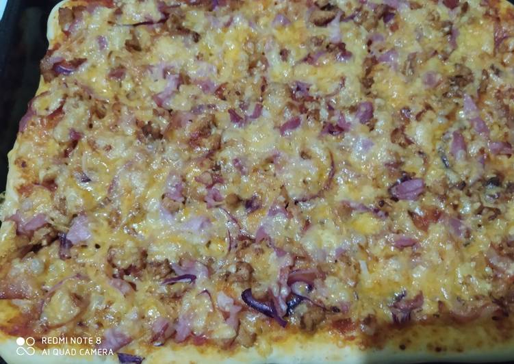 Easiest Way to Make Homemade Chicken Macon barbeque pizza
