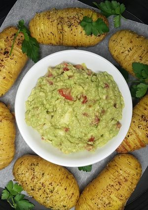 A picture of Hasselback potatoes.