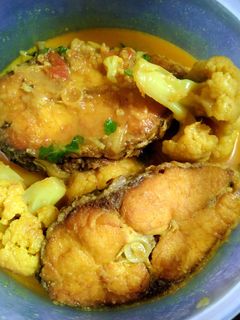 ফুলকপি দিয়ে মাছের ঝোল (foolkopi diye macher jhol recipe in Bengali) রেসিপির প্রধান ছবি