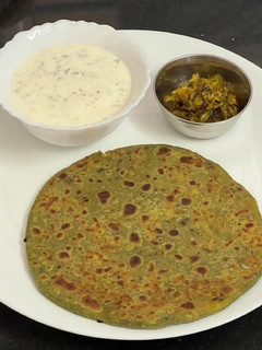 A picture of Healthy & Protein Pack Palak Paneer Paratha 🫓.