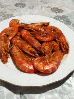 Una foto de Gambones con tomate