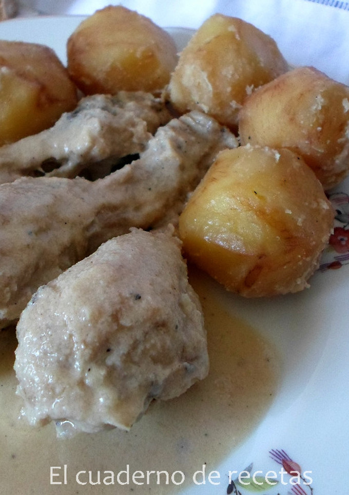 Una foto de Pollo Dominguero en Salsa de Almendras