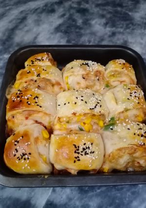 A picture of Chicken cheese bubloo bread 😋😋.