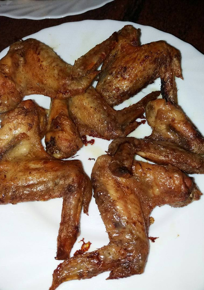 Una foto de Alitas de pollo con hierbas provenzalez y limón