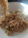 Tallarines, fideos largos, como los llames en salsita
