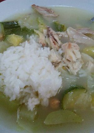 Una foto de Caldito de pollo