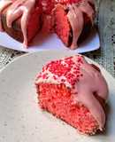 Bizcochuelo Volcán Rosa con Cobertura Danonino /Bolo de Morango Vulcão com creme de Danoninho