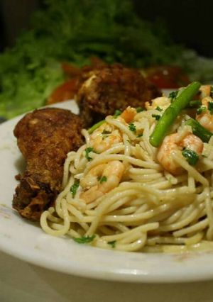 A picture of Garlic Shrimp Scampi with Asparagus.