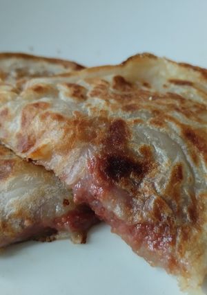 Una foto de Crepes🌯 de queso🧀 y jalea🍯 de guayaba🫒🧇🥞