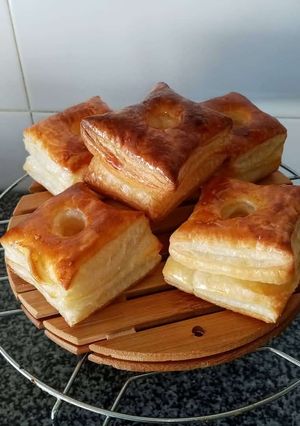 Una foto de Mielitos o conocidos como hojaldres de Astorga