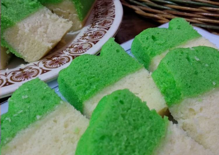 Bolu kukus pandan lapis