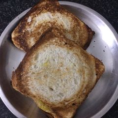 A picture of Aaloo toast.
