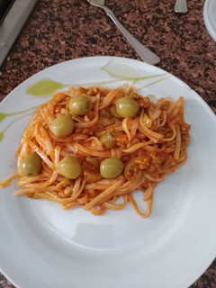 Una foto de Tallarines con Aceitunas