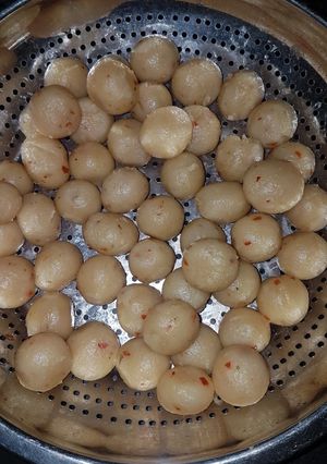 A picture of Suji ke laddo.