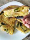 Tortilla de patatas con cebolla y pimientos verdes