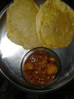 आलू पूरी (Aalu puri recipe in hindi) रेसिपी मुख्य फोटो