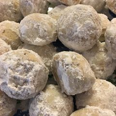 A picture of Snowball Cookies.