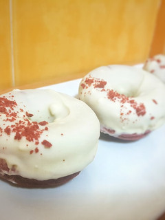 Una foto de Donuts red velvet (Versión 2 Burpee-vet)